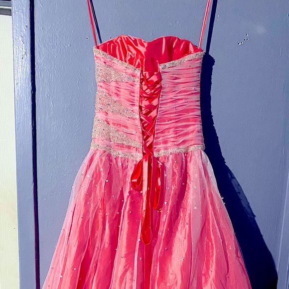 Strapless layered Crepe & tule LONG length dress, - Picture 5 of 7